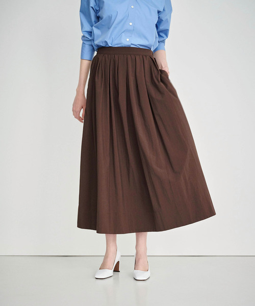 N.O.R.C（ノーク）の「撥水ランダムタックボリュームスカート【NYLON WATER PROOF】（スカート・レディース・チョコ/ブラック・M/S）」の2枚目の写真
