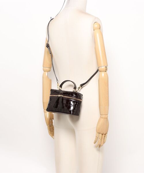 CHRISTIAN VILLA(クリスチャンヴィラ)の「【CHRISTIAN VILLA】ボックスシルエットミニハンドバッグ(Q56518)(ハンドバッグ・レディース・ダークブラウン・ALL)」の5枚目の写真