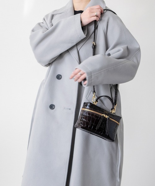 CHRISTIAN VILLA(クリスチャンヴィラ)の「【CHRISTIAN VILLA】ボックスシルエットミニハンドバッグ(Q56518)(ハンドバッグ・レディース・ダークブラウン・ALL)」の7枚目の写真