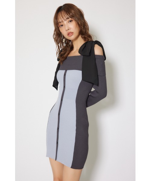 rienda(リエンダ)の「バイカラーオフショルリボンニットミニワンピース 秋服 冬服(ワンピース・レディース・ベージュ/ブルー/レッド・FREE)」の8枚目の写真