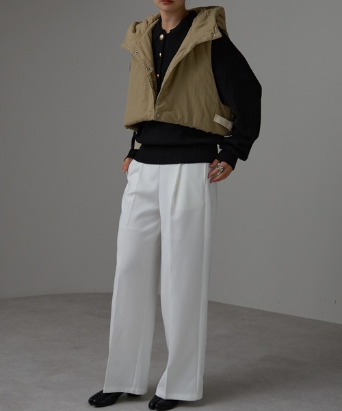 r.(アールドット)の「クロップドフーディー中わたベスト(ダウンベスト・レディース・ベージュ/オリーブ/ブラック・FREE)」の14枚目の写真