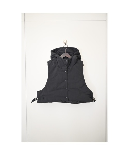 セール】クロップドフーディー中わたベスト（ダウンベスト）｜r