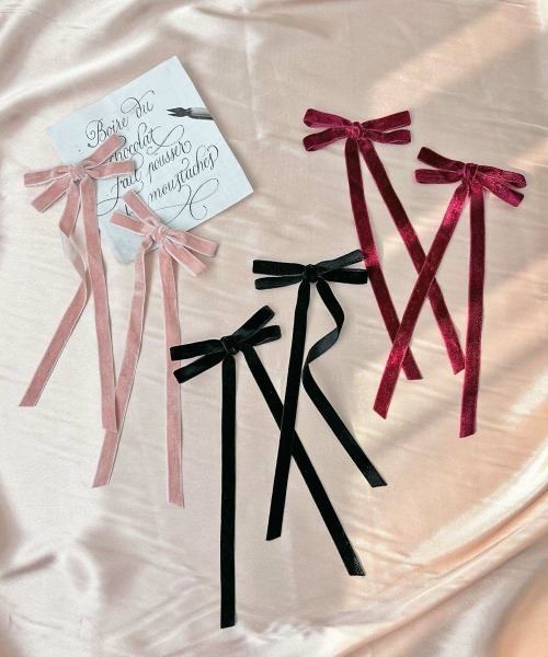 F i.n.t(フィント)の「ロングベロアリボンヘアクリップセット(バレッタ/ヘアクリップ・レディース・ライトピンク/レッド/ブラック・FREE)」の2枚目の写真