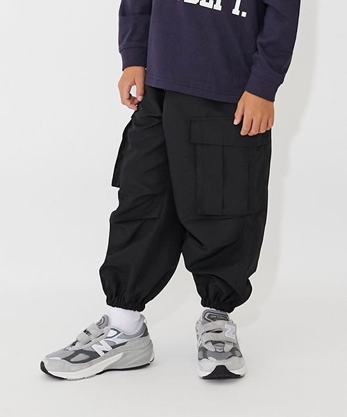 GLAZOS(グラソス)の「【SKIT0LY】【撥水】カーゴパンツ(カーゴパンツ・キッズ・ブラック/カラフル・100cm/110cm/120cm/130cm/140cm)」の2枚目の写真