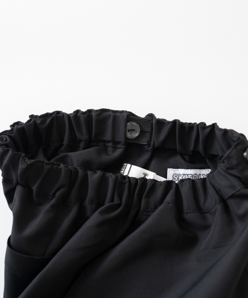 GLAZOS(グラソス)の「【SKIT0LY】【撥水】カーゴパンツ(カーゴパンツ・キッズ・ブラック/カラフル・100cm/110cm/120cm/130cm/140cm)」の4枚目の写真