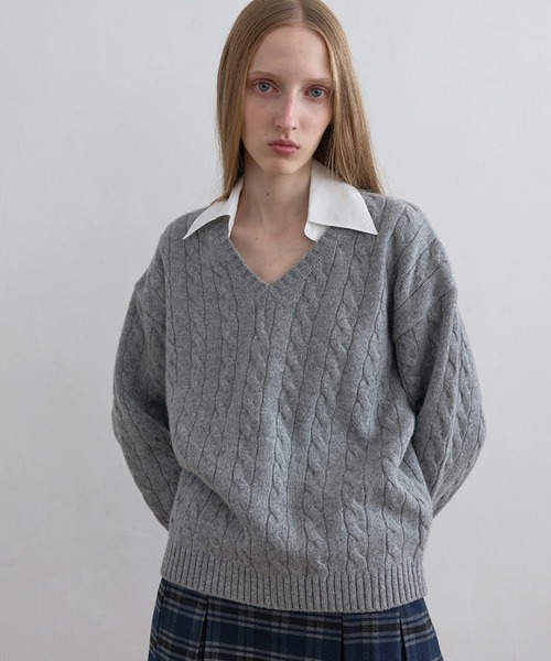 Kijun(キジュン)の「【NYLON JP 1月号 掲載】Kijun/キジュン Shirt Collar V-Neck Knit メリノウール ケーブル編み 襟付きニット 冬服(ニット/セーター・レディース・ネイビー/ミックスグレー・S/M)」の1枚目の写真