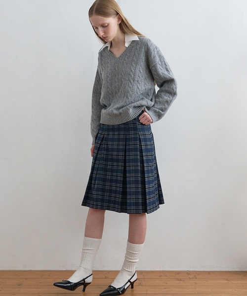 Kijun(キジュン)の「【NYLON JP 1月号 掲載】Kijun/キジュン Shirt Collar V-Neck Knit メリノウール ケーブル編み 襟付きニット 冬服(ニット/セーター・レディース・ネイビー/ミックスグレー・S/M)」の15枚目の写真