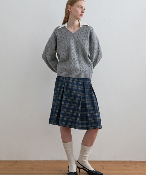 Kijun(キジュン)の「【NYLON JP 1月号 掲載】Kijun/キジュン Shirt Collar V-Neck Knit メリノウール ケーブル編み 襟付きニット 冬服(ニット/セーター・レディース・ネイビー/ミックスグレー・S/M)」の13枚目の写真