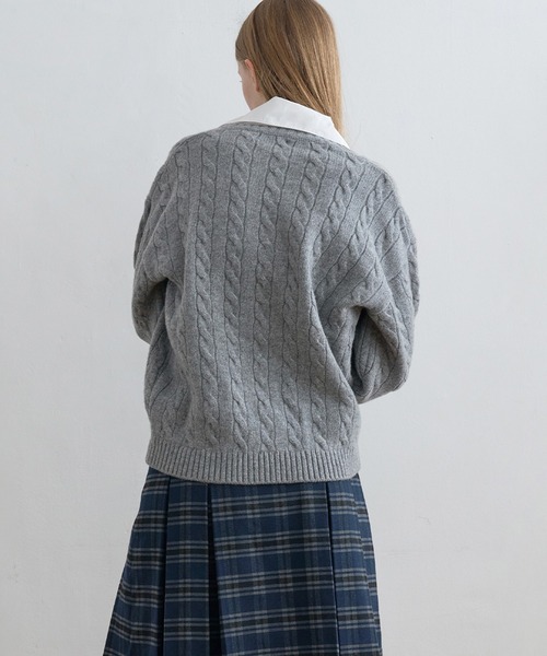 Kijun(キジュン)の「【NYLON JP 1月号 掲載】Kijun/キジュン Shirt Collar V-Neck Knit メリノウール ケーブル編み 襟付きニット 冬服(ニット/セーター・レディース・ネイビー/ミックスグレー・S/M)」の16枚目の写真
