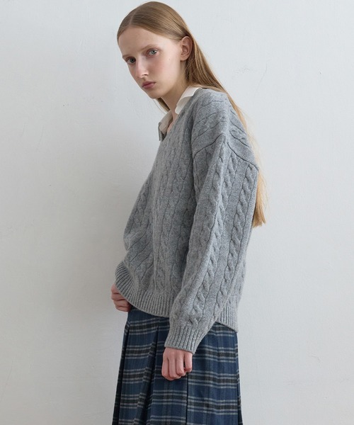 Kijun(キジュン)の「【NYLON JP 1月号 掲載】Kijun/キジュン Shirt Collar V-Neck Knit メリノウール ケーブル編み 襟付きニット 冬服(ニット/セーター・レディース・ネイビー/ミックスグレー・S/M)」の19枚目の写真