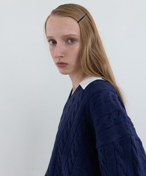 Kijun(キジュン)の「【NYLON JP 1月号 掲載】Kijun/キジュン Shirt Collar V-Neck Knit メリノウール ケーブル編み 襟付きニット 冬服(ニット/セーター・レディース・ネイビー/ミックスグレー・S/M)」の10枚目の写真