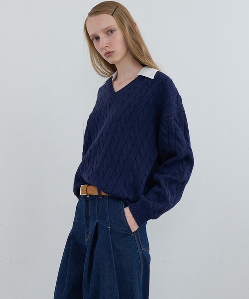 Kijun(キジュン)の「【NYLON JP 1月号 掲載】Kijun/キジュン Shirt Collar V-Neck Knit メリノウール ケーブル編み 襟付きニット 冬服(ニット/セーター・レディース・ネイビー/ミックスグレー・S/M)」の8枚目の写真