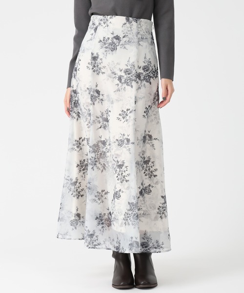 31 Sons de mode（トランテアン　ソン　ドゥ　モード）の「2025秋冬新作 シアーフラワープリントスカート（スカート・レディース・ブラック/ピンク・S/M）」の3枚目の写真