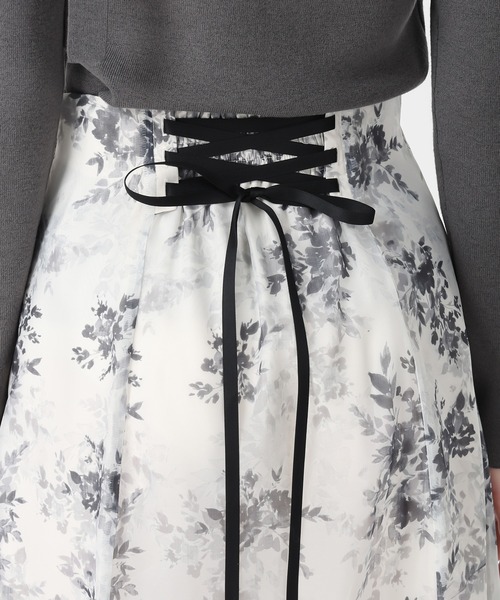 31 Sons de mode（トランテアン　ソン　ドゥ　モード）の「2025秋冬新作 シアーフラワープリントスカート（スカート・レディース・ブラック/ピンク・S/M）」の9枚目の写真