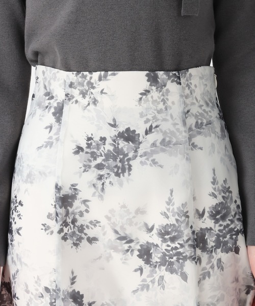 31 Sons de mode（トランテアン　ソン　ドゥ　モード）の「2025秋冬新作 シアーフラワープリントスカート（スカート・レディース・ブラック/ピンク・S/M）」の10枚目の写真