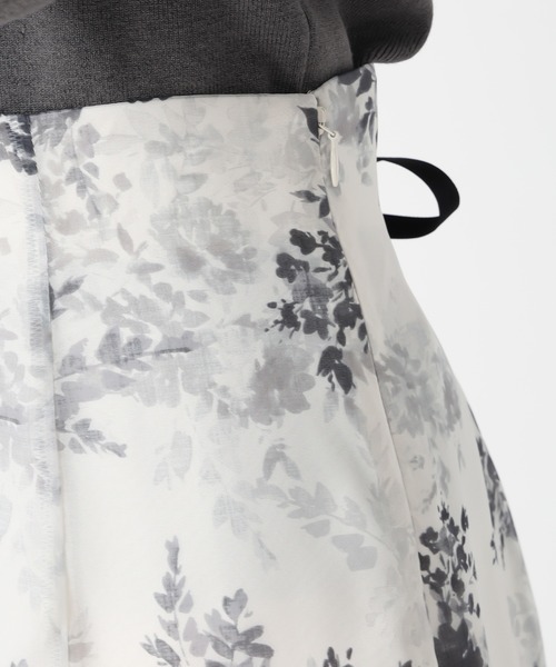 31 Sons de mode（トランテアン　ソン　ドゥ　モード）の「2025秋冬新作 シアーフラワープリントスカート（スカート・レディース・ブラック/ピンク・S/M）」の12枚目の写真