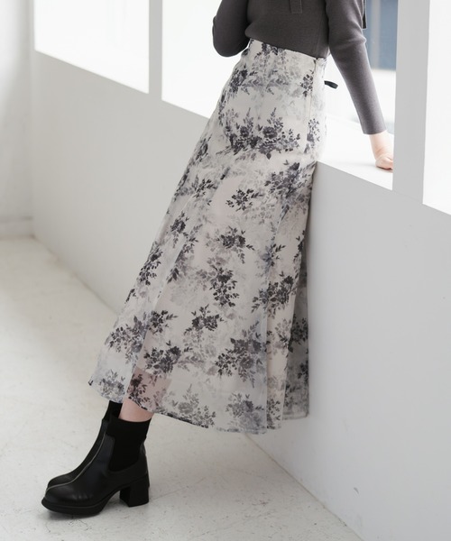 31 Sons de mode（トランテアン　ソン　ドゥ　モード）の「2025秋冬新作 シアーフラワープリントスカート（スカート・レディース・ブラック/ピンク・S/M）」の17枚目の写真