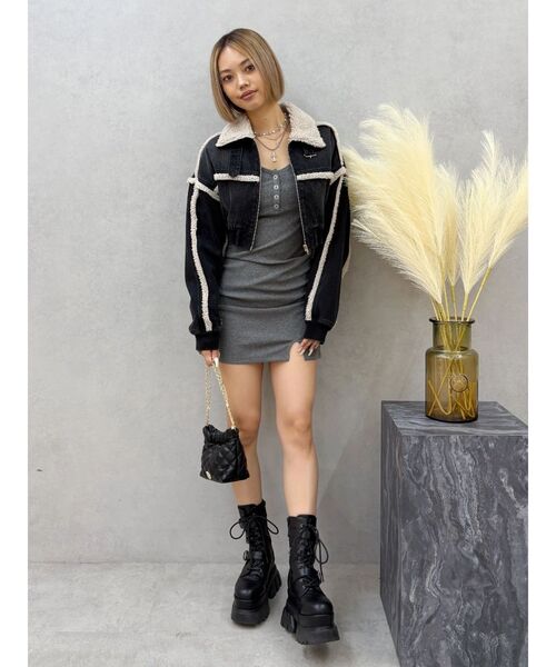 EVRIS（エヴリス）の「デニムボアブルゾン【セットアップ着用可能】（ブルゾン・レディース・インディゴブルー/ブラック・FREE）」の4枚目の写真