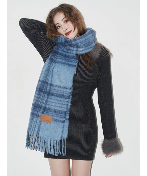 EVRIS（エヴリス）の「シャギーソフトマフラー（マフラー・レディース・マスタード/ホワイト/ブラック/ブルー・FREE）」の10枚目の写真