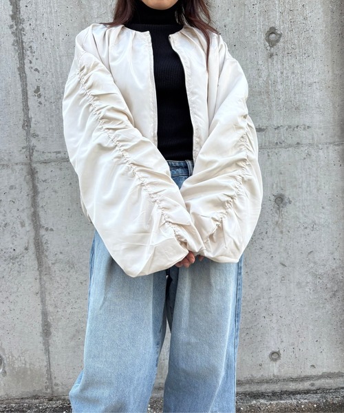 merrylatte（メリーラテ）の「ボリューム ギャザー スリーブ ブルゾン【Muller Rossi】（ブルゾン・レディース・アイボリー・FREE）」の4枚目の写真