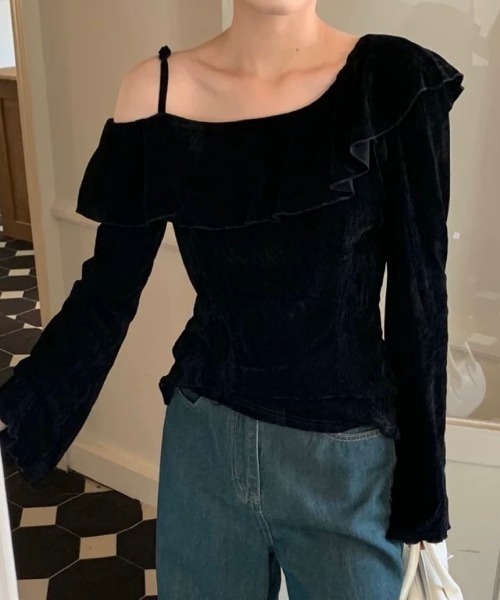 LADY LIKE(レディライク)の「ワンショルダーベロアトップス(Tシャツ/カットソー・レディース・モカ/ブラック・M)」の3枚目の写真
