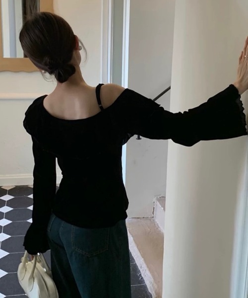 LADY LIKE(レディライク)の「ワンショルダーベロアトップス(Tシャツ/カットソー・レディース・モカ/ブラック・M)」の5枚目の写真