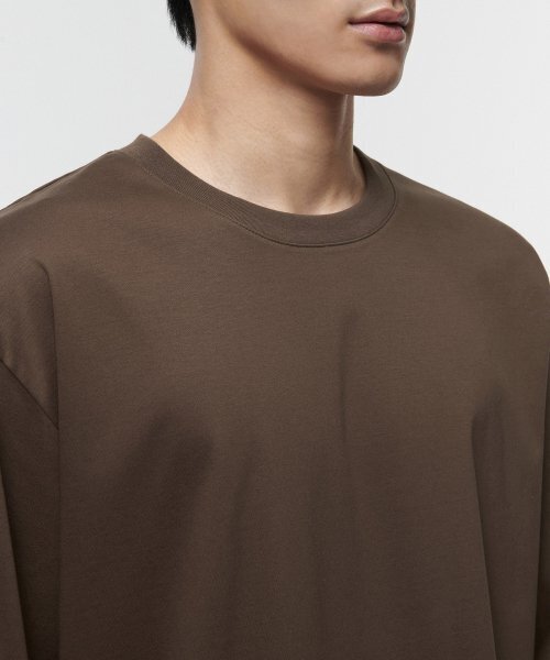 MUSINSA STANDARD（ムシンサスタンダード）の「シルケットリラックスクルーネック長袖Tシャツ[ブラウン]（Tシャツ/カットソー・メンズ・その他・SMALL/MEDIUM/LARGE/X-LARGE/XX-LARGE/XXX-LARGE）」の3枚目の写真