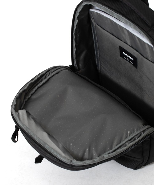 incase（インケース）の「Incase Tracks Backpack 18L-Black（バックパック/リュック・メンズ・ブラック・ONE SIZE）」の15枚目の写真