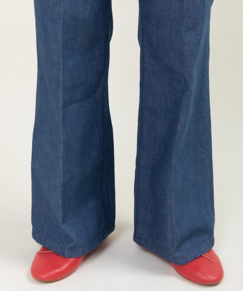 CHILD WOMAN(チャイルドウーマン)の「10oz ムラ糸デニム レトロフレアパンツ(デニムパンツ・レディース・サックスブルー/ネイビー・38/36)」の10枚目の写真