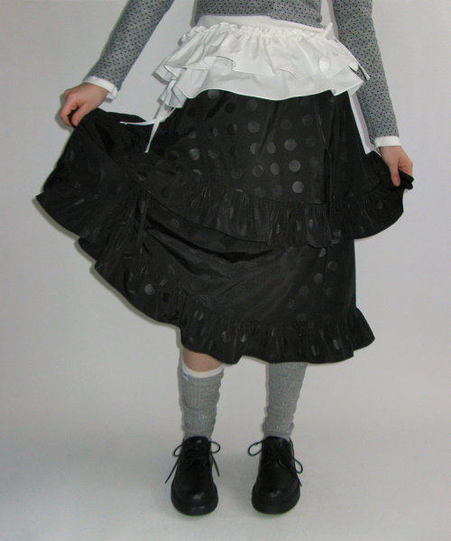 CRANK（クランク）の「ドットフリルロングスカート_ブラック（スカート・レディース・その他・FREE）」の2枚目の写真