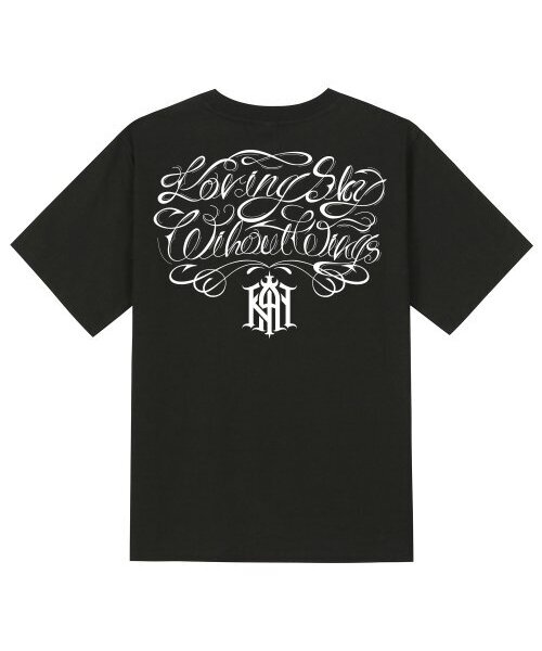 KAN6312(カン6312)の「KTB0019 チカノレタリング 半袖Tシャツ - ブラック(Tシャツ/カットソー・メンズ・その他・LARGE/MEDIUM/SMALL/X-LARGE)」の1枚目の写真