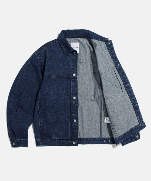 ESPIONAGE(エスピオナジ)の「Minimal Denim Trucker Jacket Mid Indigo(デニムジャケット・メンズ・その他・MEDIUM/LARGE/X-LARGE)」の2枚目の写真