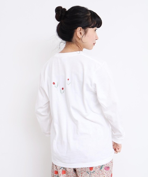 l'atelier du savon(アトリエドサボン)の「植物おせわ係 アップリケ刺繍ロンT(Tシャツ/カットソー・レディース・ホワイト/グレー・FREE)」の8枚目の写真