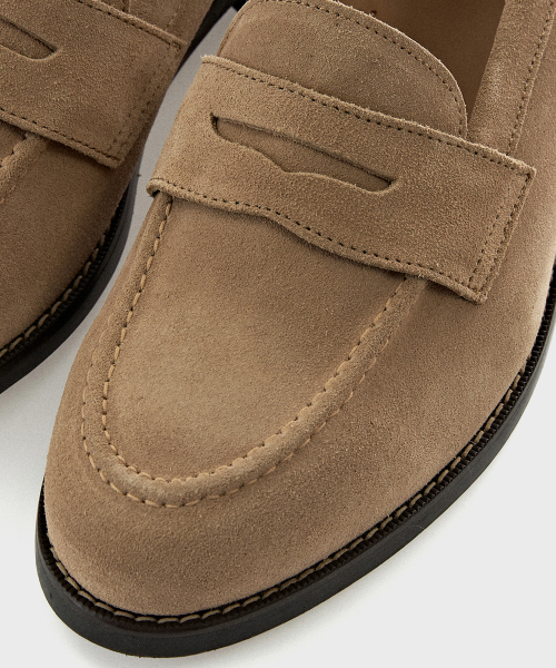 JOSEPHT（ジョセフ）の「DANIEL BEIGE [VIBRAM/ENGLAND SUEDE]（ローファー・レディース・その他・24cm/24.5cm/25cm/26cm/26.5cm/27cm/27.5cm/28cm/28.5cm/25.5cm/29cm）」の2枚目の写真