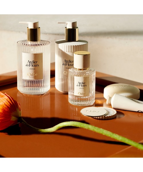 クロエ アトリエ デ フルール シダー パフュームド シャワージェル