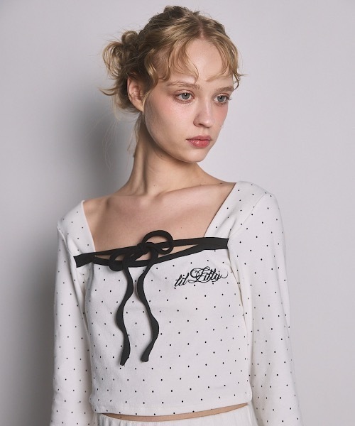 lilLilly（リルリリー）の「スクエアネックバイカラーリボントップス（Tシャツ/カットソー・レディース・ホワイト/ホワイト系その他/ブラック/ブラック系その他・FREE）」の13枚目の写真