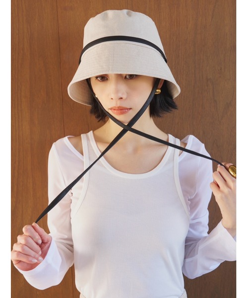 AIC.(エーアイシー)の「【UVカット】ロングストラップバケットハット/UPF50+/接触冷感/サイズ調節可能/紐取り外し可能(ハット・レディース・ブラック/アイボリー・FREE)」の14枚目の写真