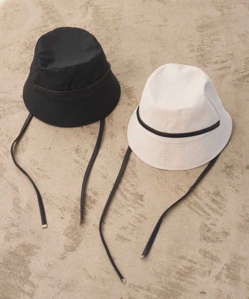 AIC.(エーアイシー)の「【UVカット】ロングストラップバケットハット/UPF50+/接触冷感/サイズ調節可能/紐取り外し可能(ハット・レディース・ブラック/アイボリー・FREE)」の3枚目の写真