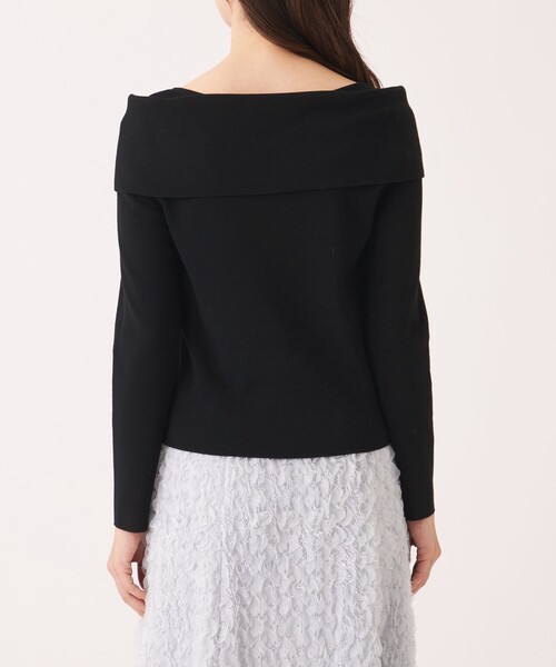 TO BE CHIC(トゥー ビー シック)の「リボンオフタートル ニット(ニット/セーター・レディース・ベージュ/ブラック・40)」の5枚目の写真