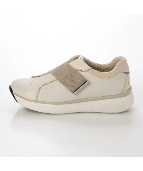 Mode et Jacomo（モードエジャコモ）の「きれいめ厚底ベルクロスニーカー（スニーカー・レディース・ブラック/アイボリー/ライトピンク・22.5cm/23cm/23.5cm/24cm/24.5cm）」の4枚目の写真