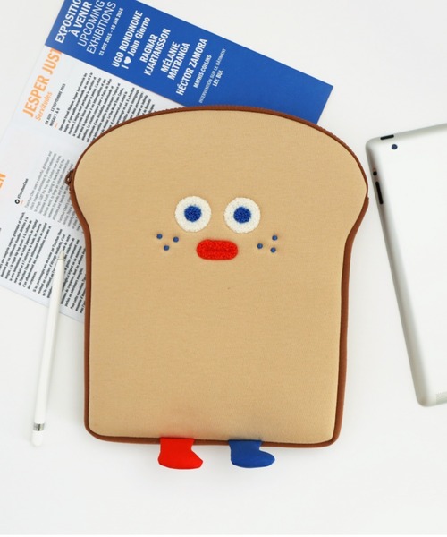 Brunch Brother（ブランチブラザー）の「iPad用ポーチ･タブレット 11インチ･ブランチブラザー ROMANE（ロマネ）（PC・タブレットケース・レディース・ベージュ・FREE）」の3枚目の写真