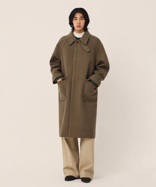KIIMUIR（キミュア）の「[WOOL 80] ウールセミオーバーフィットバルマカンコート_サンド（チェスターコート・レディース・サンドベージュ・MEDIUM/LARGE）」の6枚目の写真