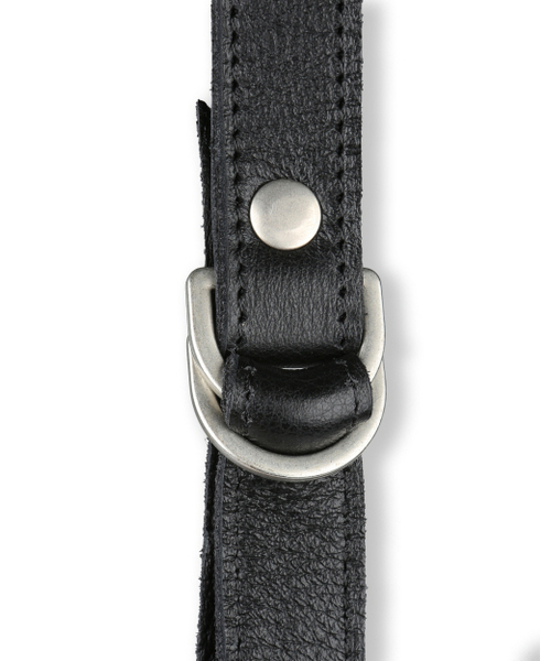 BESLOW（ビースロー）の「STUDED LEATHER BODY CROSS BAG BLACK（メッセンジャーバッグ・メンズ・その他・ONE SIZE）」の3枚目の写真
