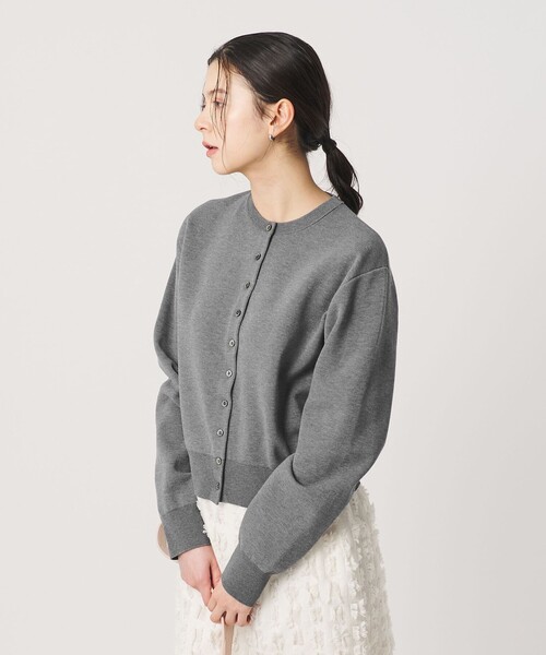 BEAUTY&YOUTH UNITED ARROWS(ビューティーアンドユースユナイテッドアローズ)の「コットンブレンド コンパクトクルーネック カーディガン ウォッシャブル(カーディガン/ボレロ・レディース・ピンク/ダークグレー/オフホワイト・FREE)」の9枚目の写真