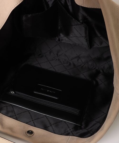 MICHAEL KORS(マイケルコース)の「WHITLEY レザー デュアル ハーネス トート(トートバッグ・メンズ・ベージュ系・FREE)」の6枚目の写真