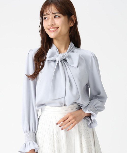 MISCH MASCH(ミッシュマッシュ)の「2026春夏新作 ボウタイシャーリングブラウス(シャツ/ブラウス・レディース・ブルー/ホワイト/ホワイト×ブラック/イエロー・フリ-)」の3枚目の写真