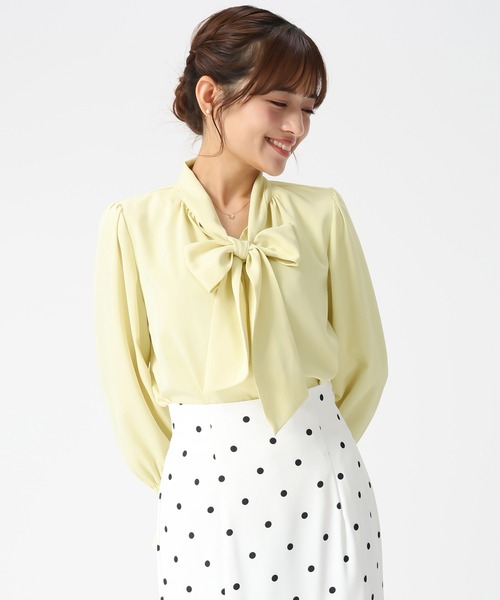MISCH MASCH(ミッシュマッシュ)の「2026春夏新作 ボウタイシャーリングブラウス(シャツ/ブラウス・レディース・ブルー/ホワイト/ホワイト×ブラック/イエロー・フリ-)」の6枚目の写真