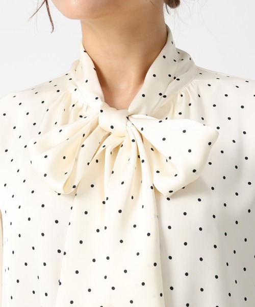 MISCH MASCH(ミッシュマッシュ)の「2026春夏新作 ボウタイシャーリングブラウス(シャツ/ブラウス・レディース・ブルー/ホワイト/ホワイト×ブラック/イエロー・フリ-)」の19枚目の写真