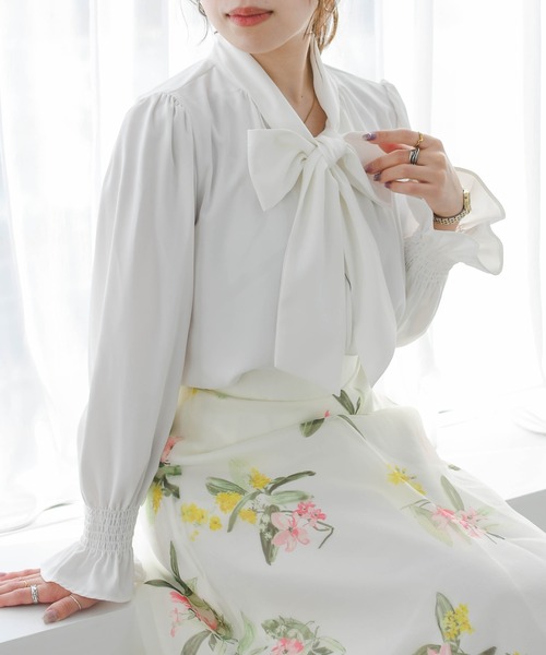 MISCH MASCH(ミッシュマッシュ)の「2026春夏新作 ボウタイシャーリングブラウス(シャツ/ブラウス・レディース・ブルー/ホワイト/ホワイト×ブラック/イエロー・フリ-)」の16枚目の写真
