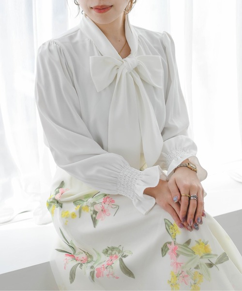 MISCH MASCH(ミッシュマッシュ)の「2026春夏新作 ボウタイシャーリングブラウス(シャツ/ブラウス・レディース・ブルー/ホワイト/ホワイト×ブラック/イエロー・フリ-)」の17枚目の写真